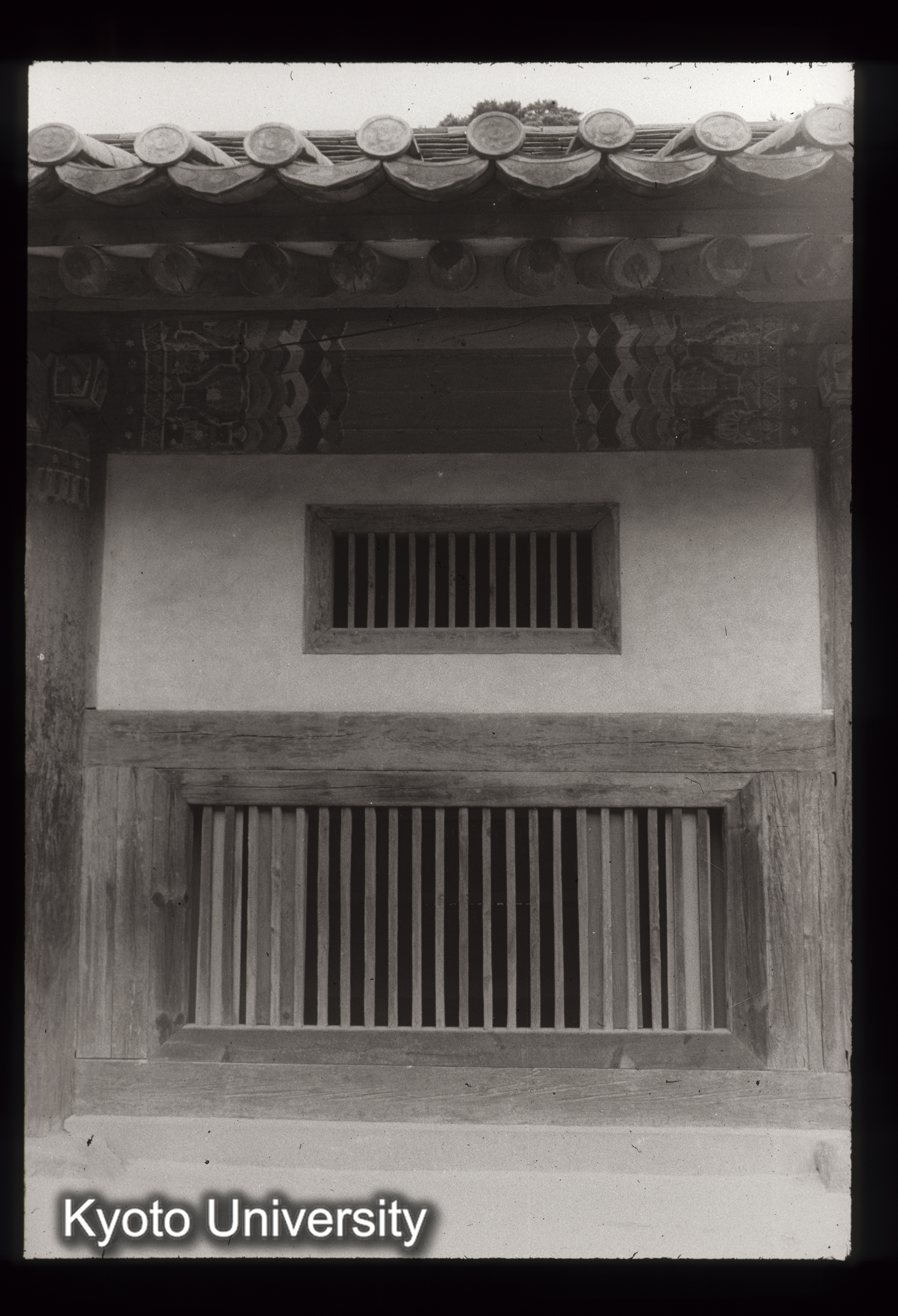 3_海印寺蔵経板庫 修多羅蔵（南屋）北面 連子窓 (1)