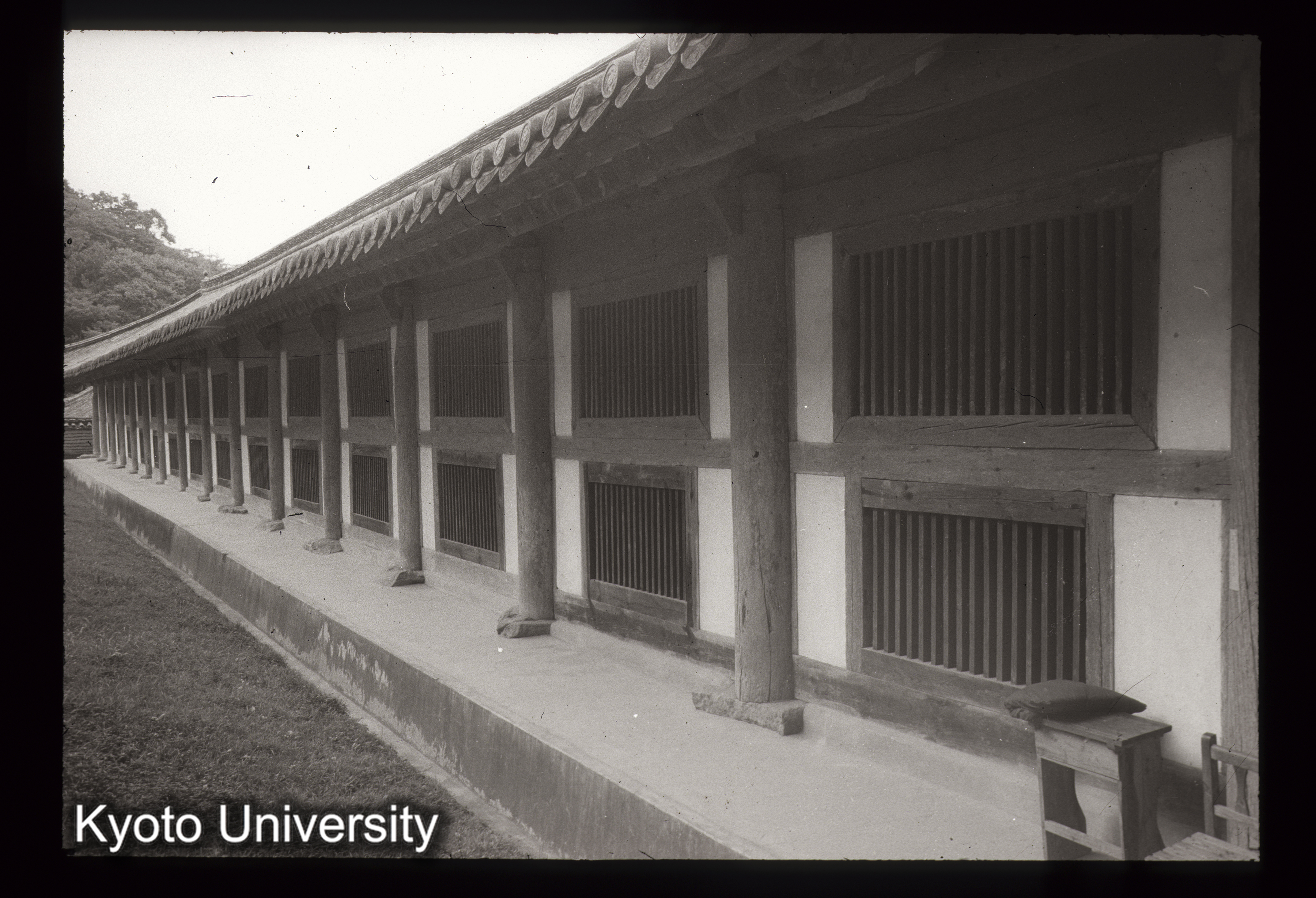 5_海印寺蔵経板庫 法宝殿（北屋）南面 (1)