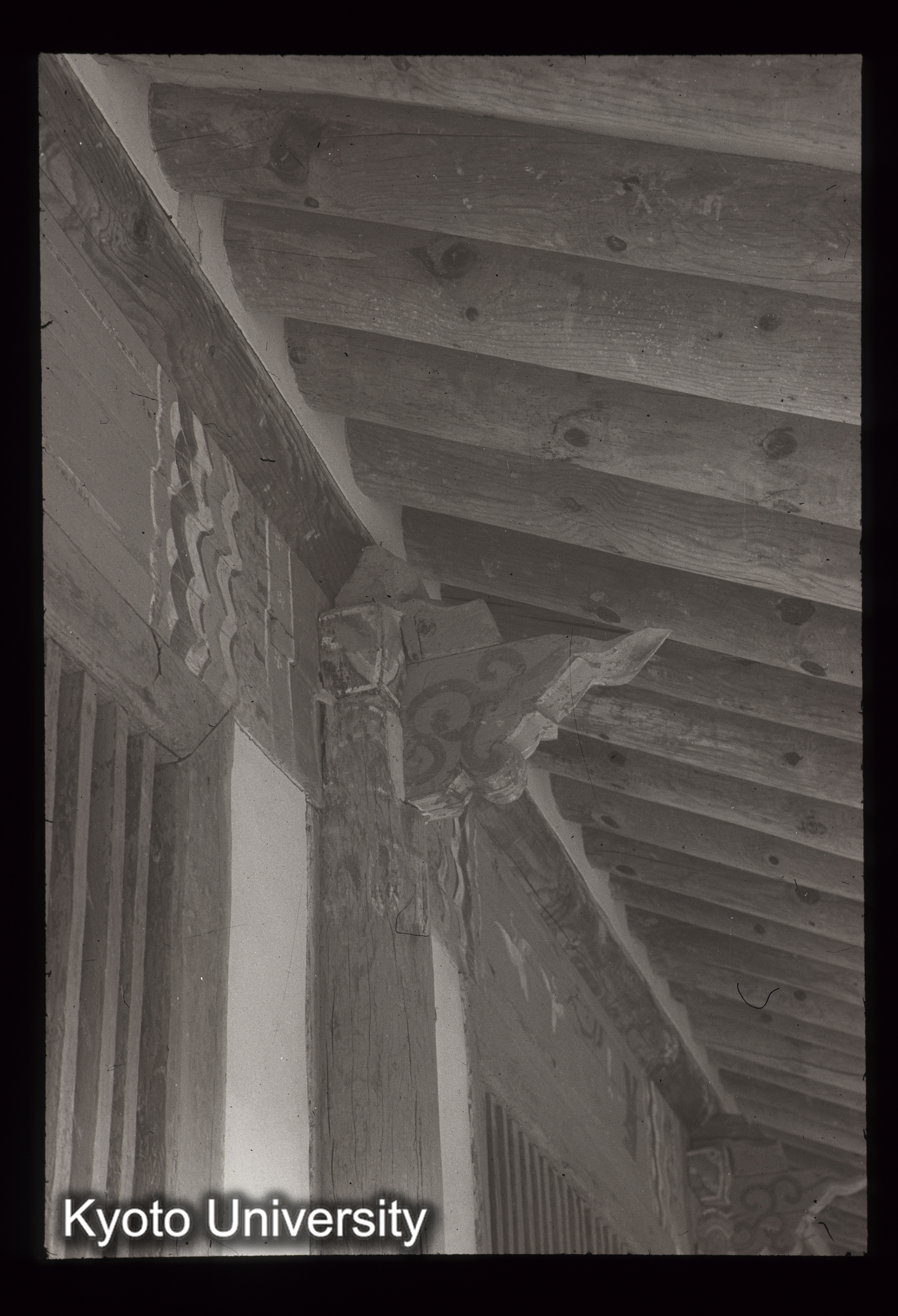 6_海印寺蔵経板庫 法宝殿（北屋） 初翼工 (1)