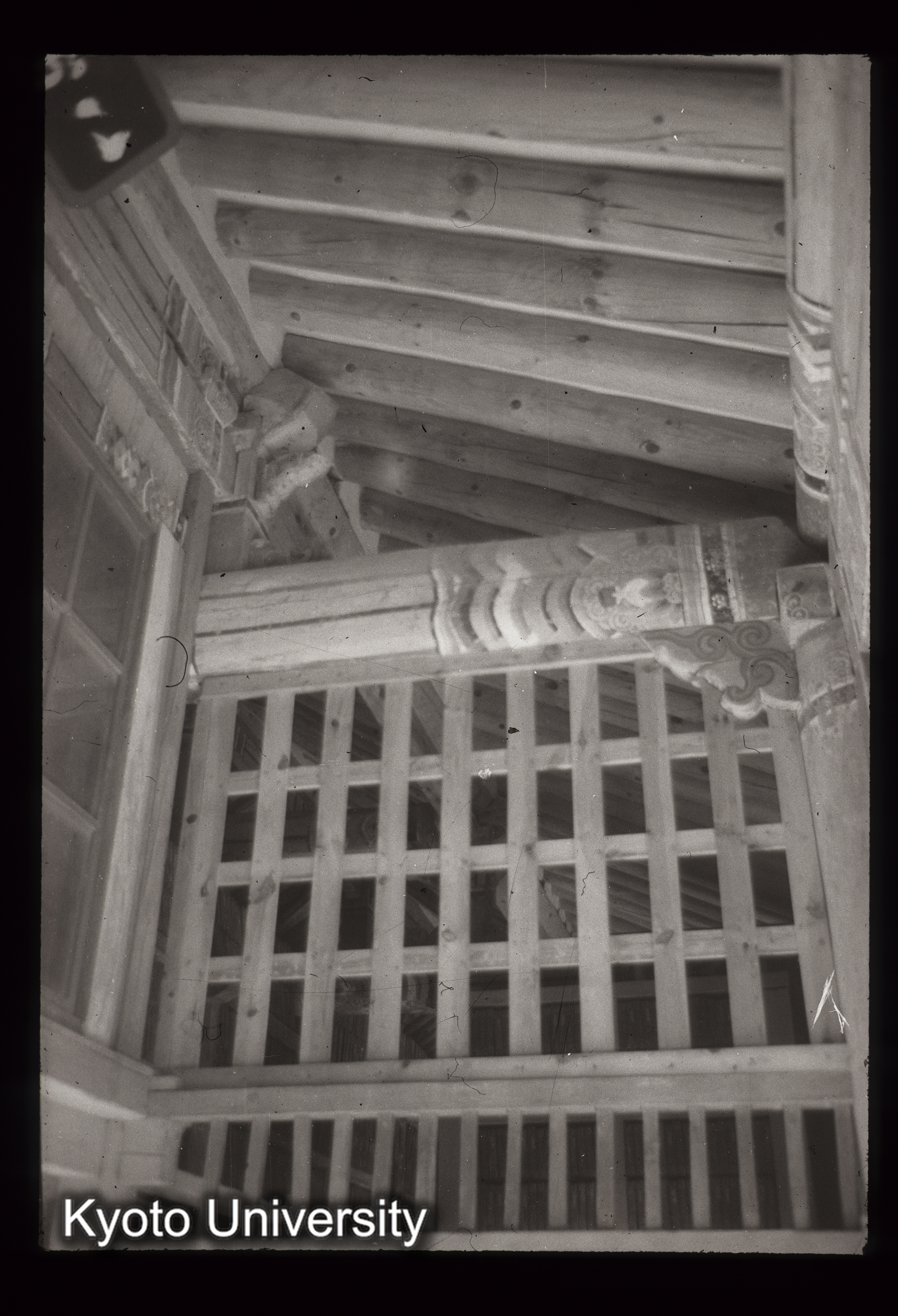 8_海印寺蔵経板庫 法宝殿（北屋）? 内部 (1)