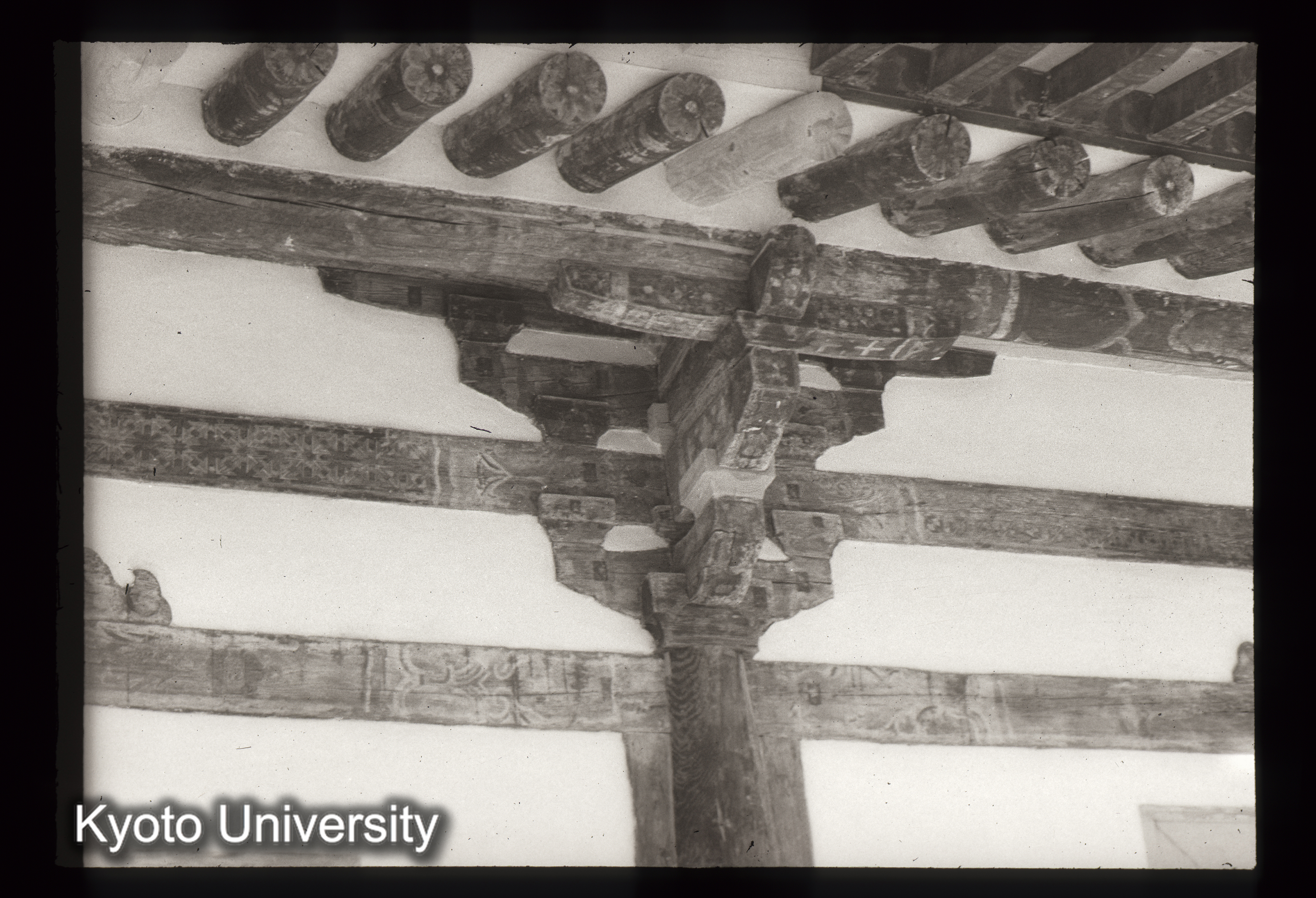 123_鳳停寺極楽殿 斗栱 正面 (1)