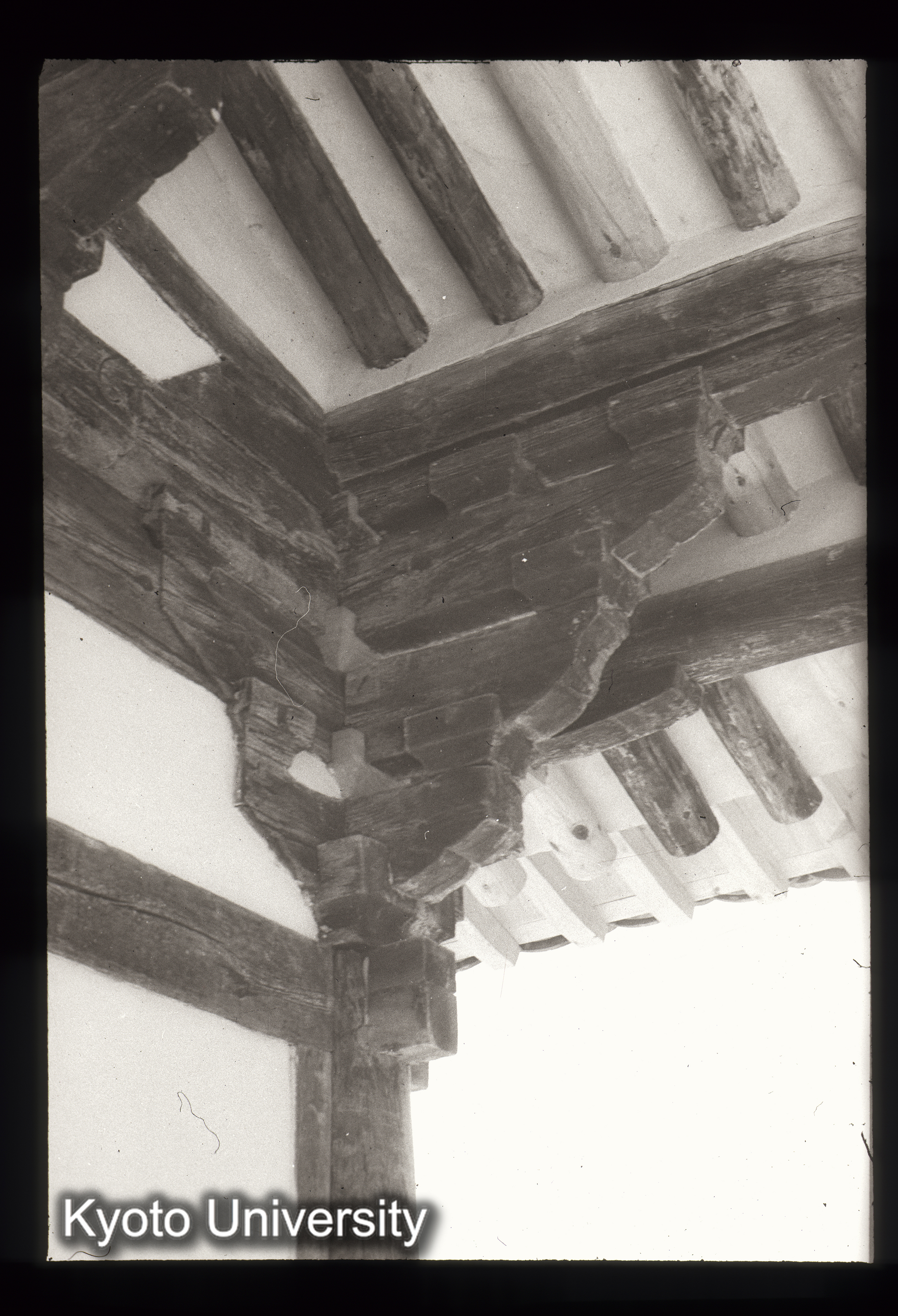 126_鳳停寺極楽殿 隅 栱包 (1)