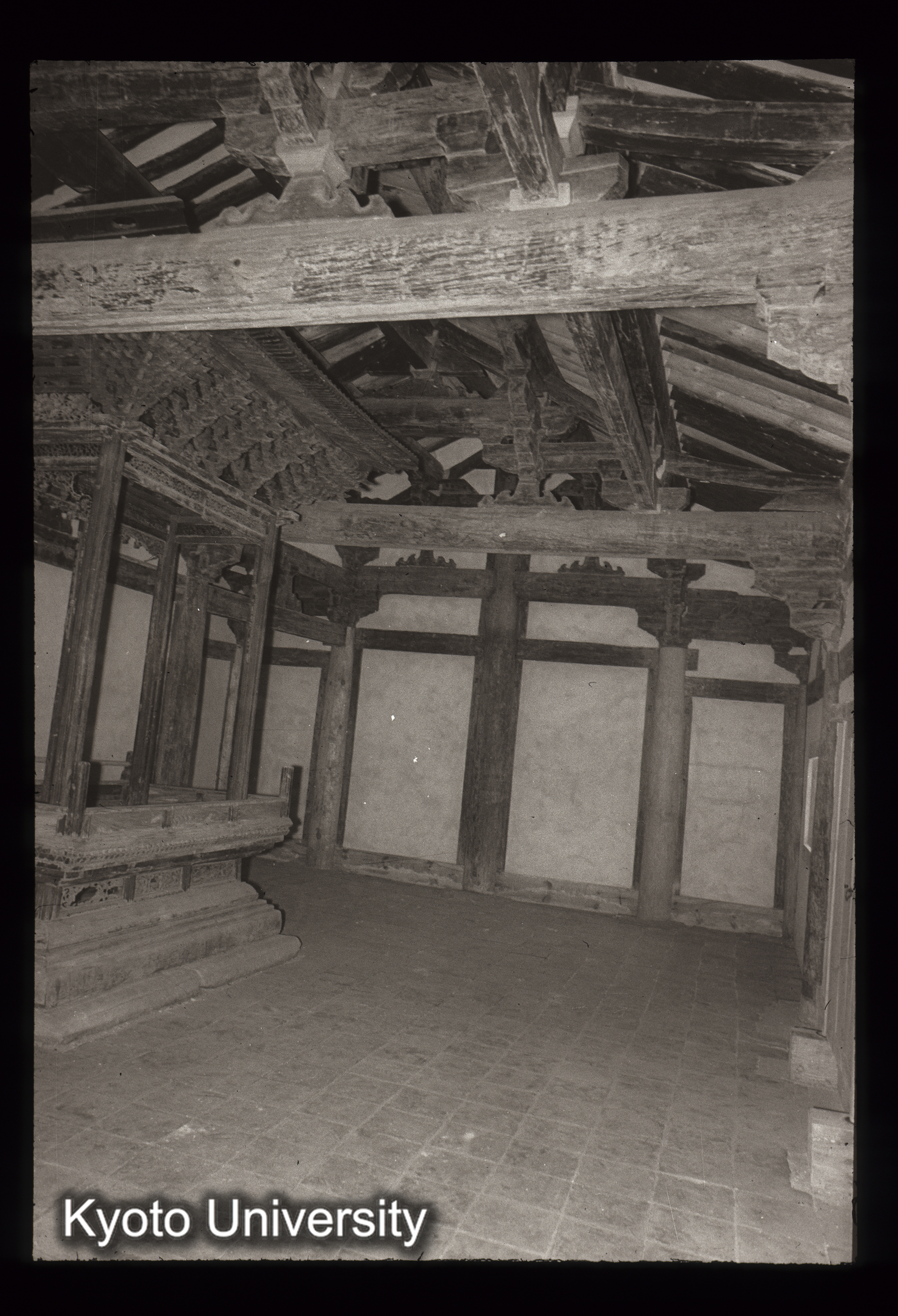 128_鳳停寺極楽殿 内部全景 (1)