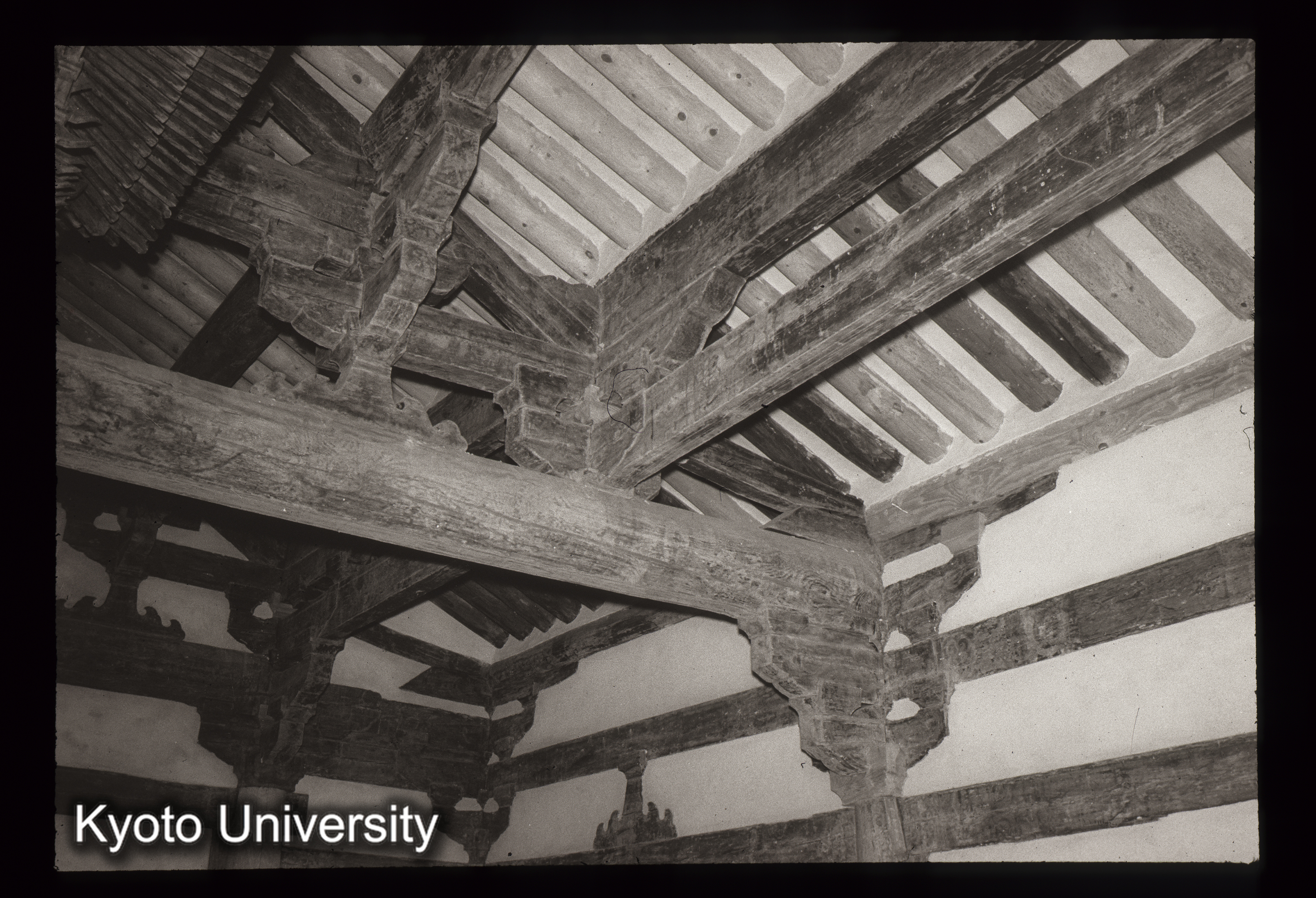 131_鳳停寺極楽殿 二重虹梁詳細 (1)