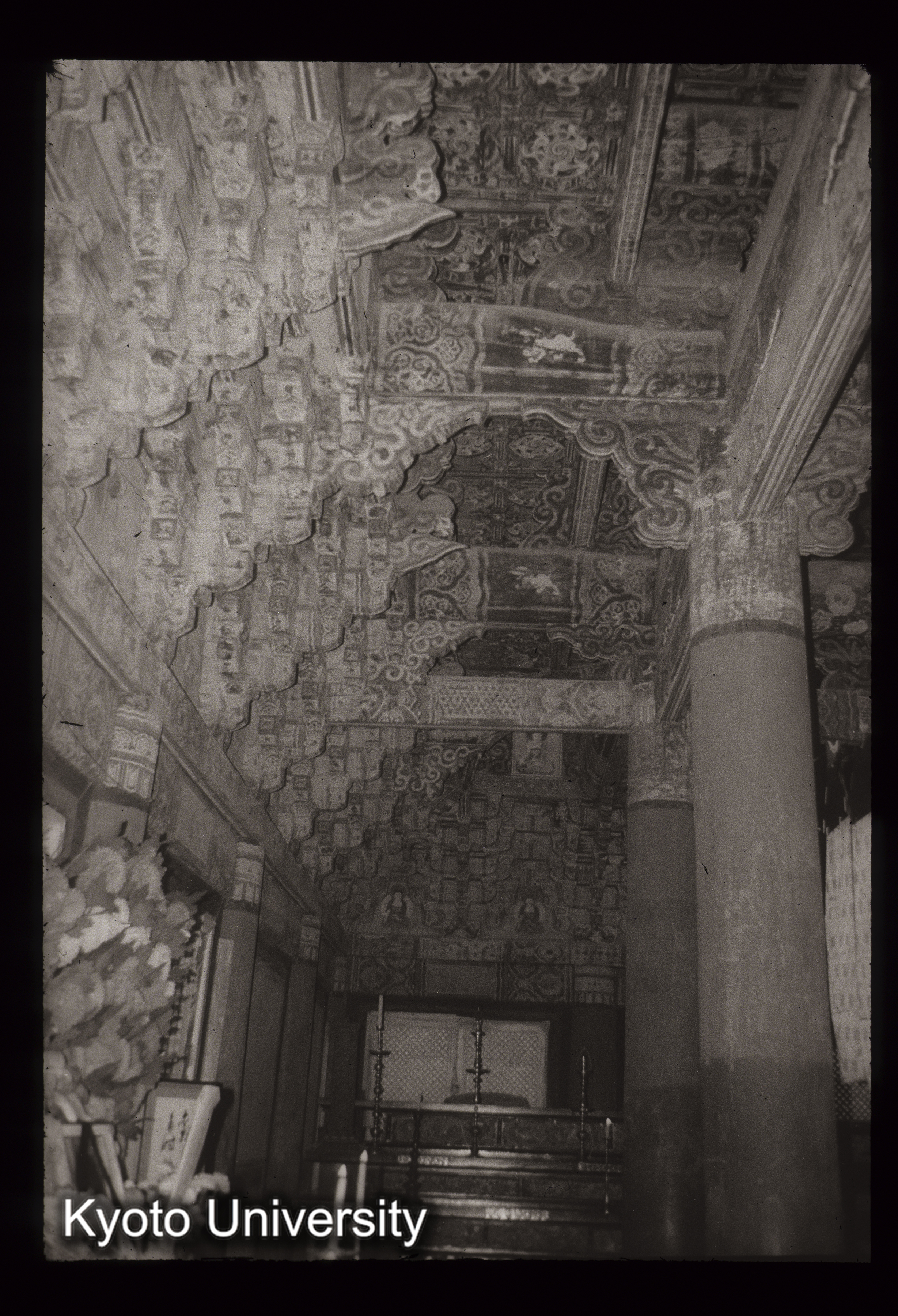 185_通度寺大雄殿 内部入側 (1)