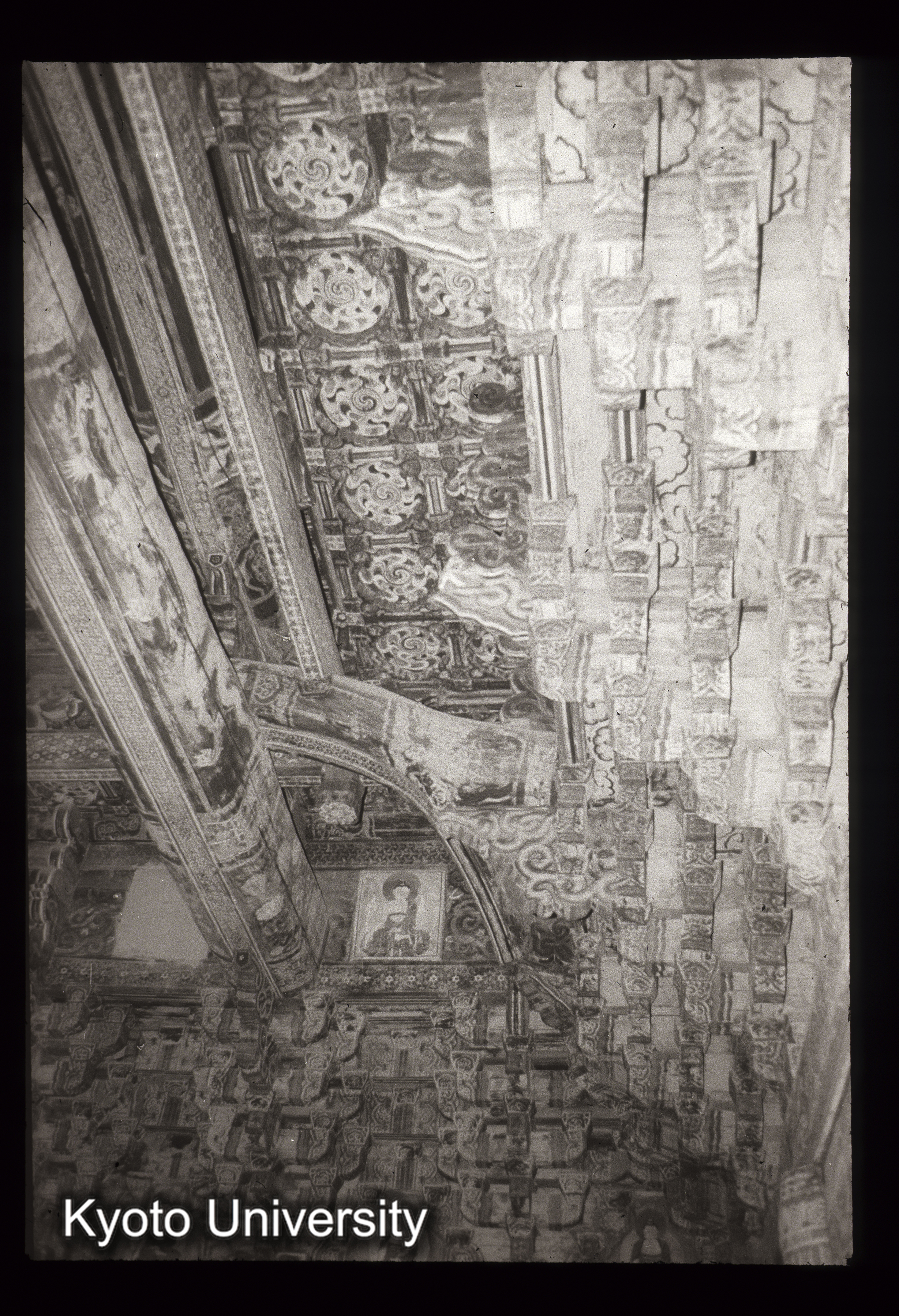 188_通度寺大雄殿 内部 繋虹梁 (1)