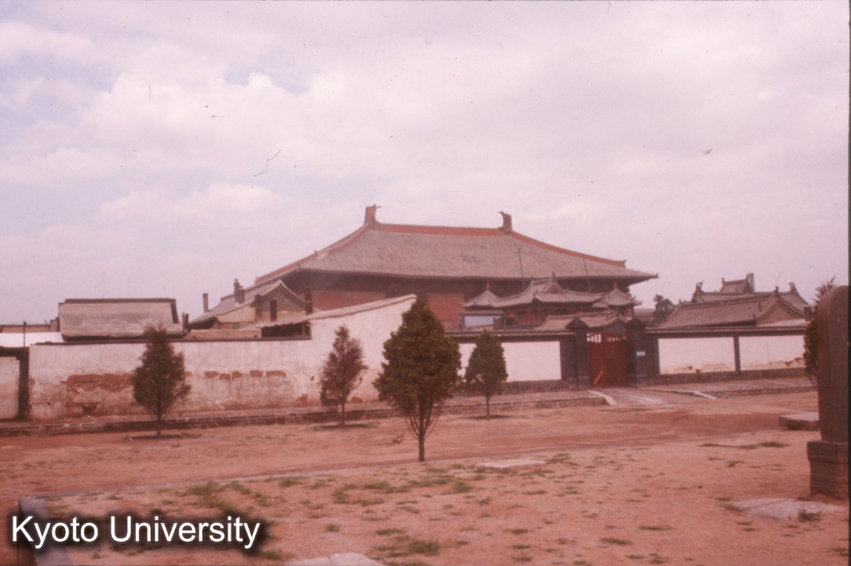 107_上華厳寺（海会殿址より大雄宝殿を望む） (1)