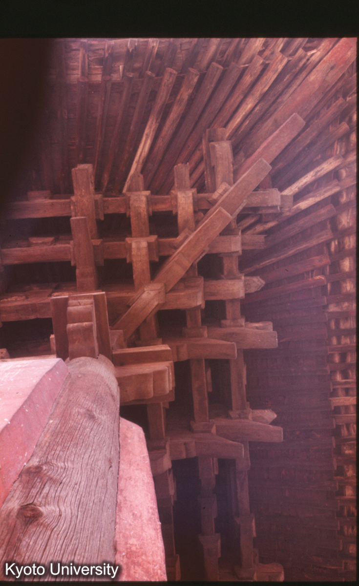 146_善化寺三聖殿 転角鋪作 仰観_× (1)