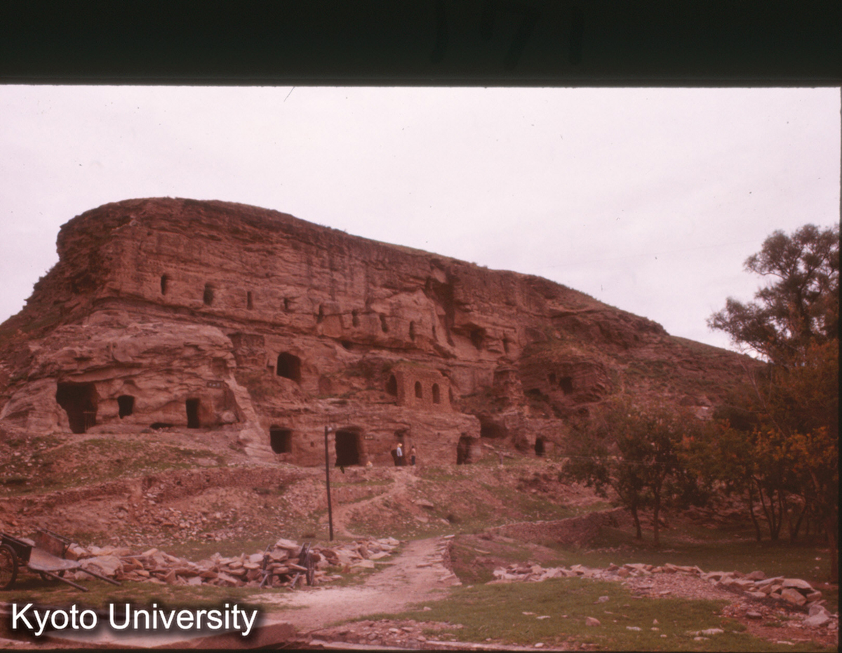 171_雲岡4-3窟遠望 (1)