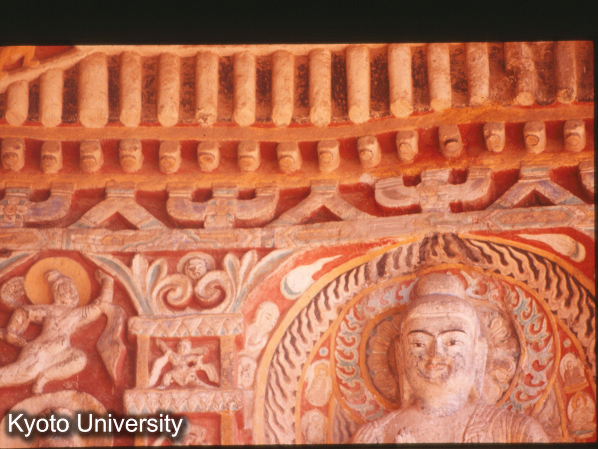 187_雲岡10窟外陣東壁上層詳細 (1)