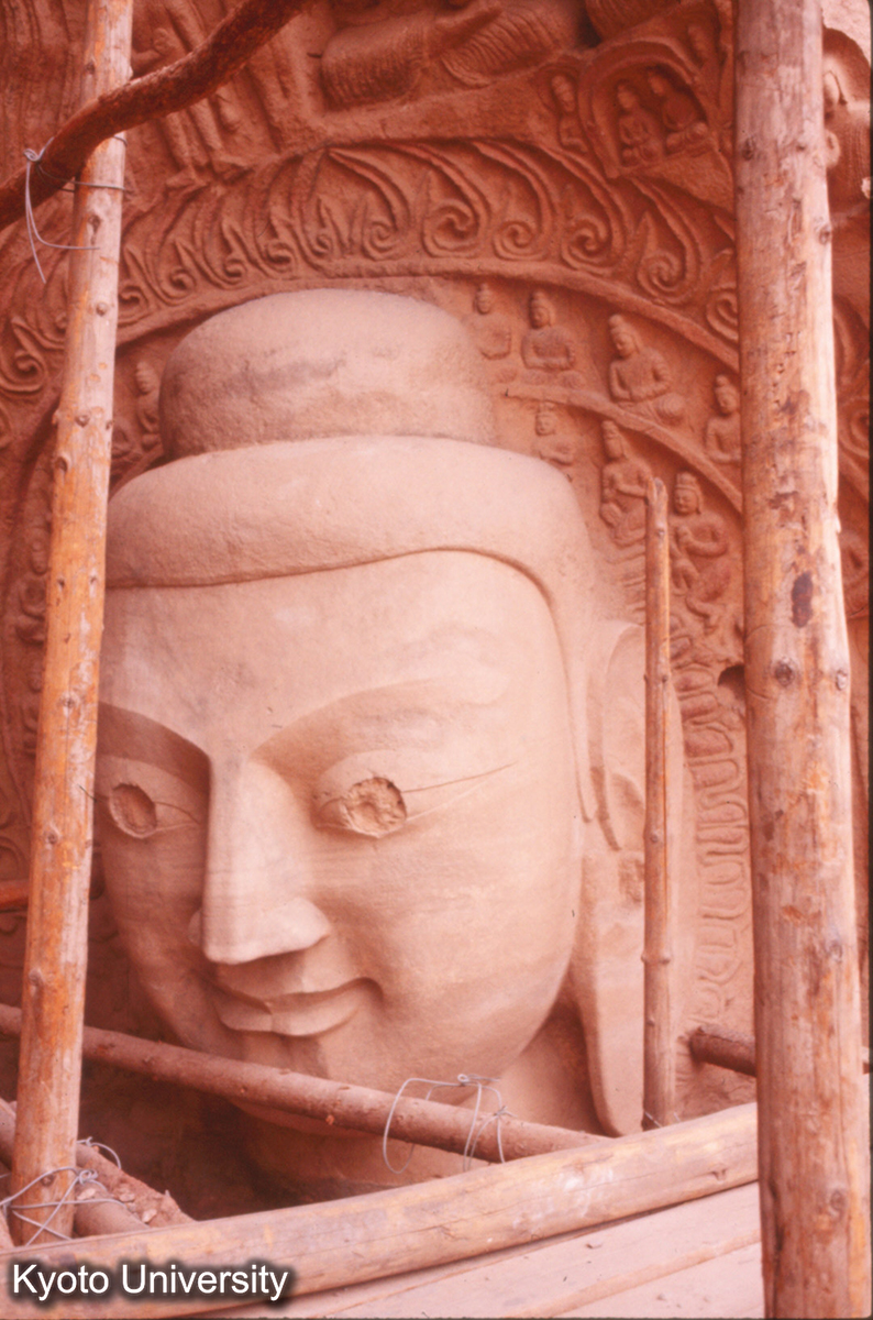 213_雲岡20窟東脇侍 (1)