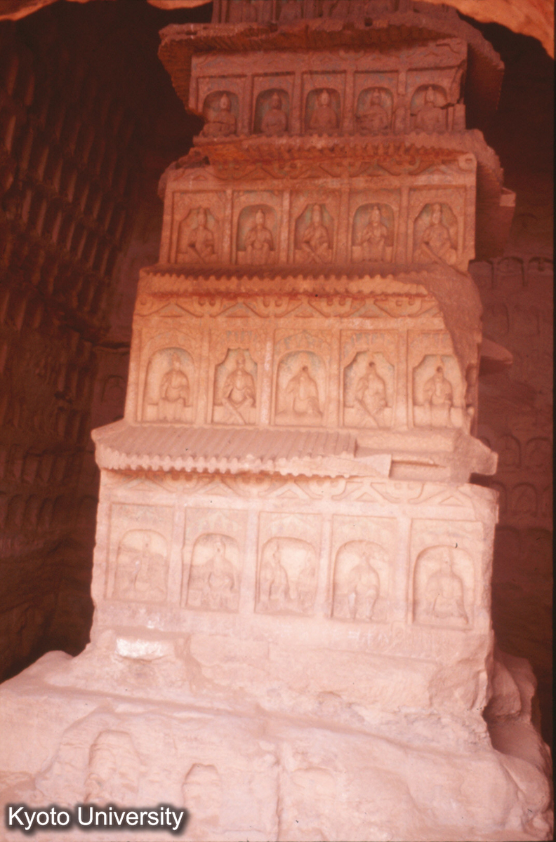 220_雲岡50窟五層塔正面 (1)