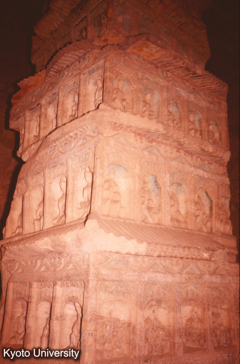 221_雲岡50窟五層塔正側面 (1)