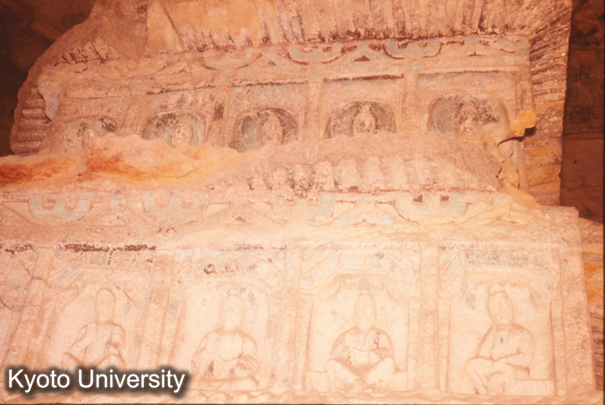 224_雲岡50窟五層塔 4,5層柱・枋・斗栱 (1)