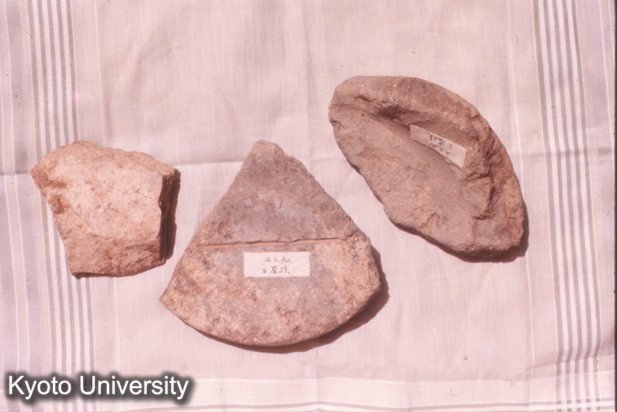 227_雲岡出土北魏瓦当片裏面（雲岡石窟文物保管所） (1)