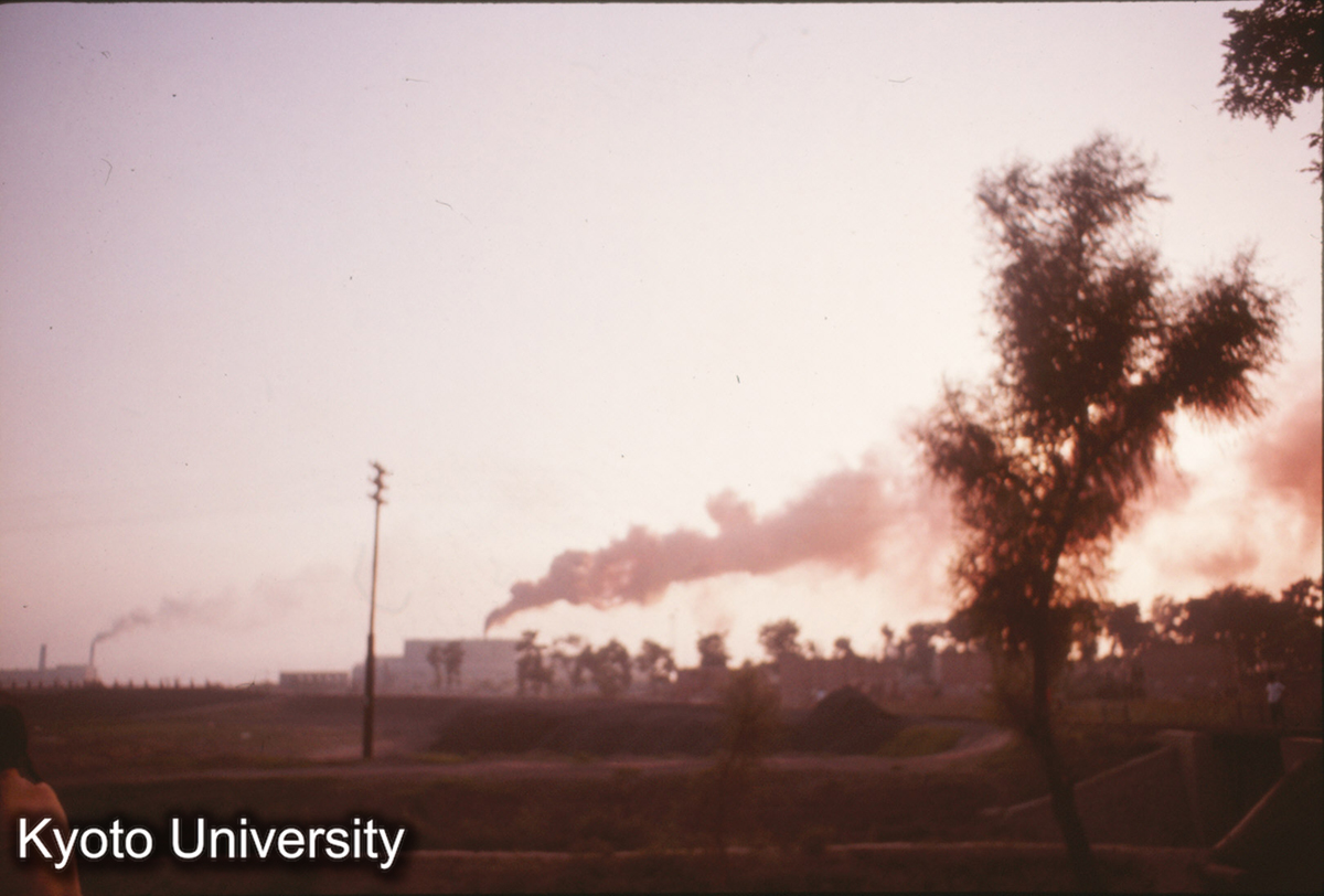 262_太原市 製鉄工場地の空 (1)