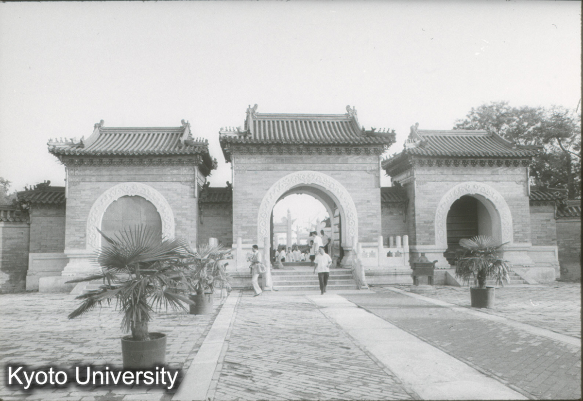 49_天壇 皇穹宇より圜丘をみる (1)