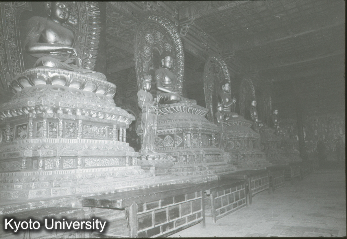 60_上華厳寺大雄宝殿 内部中央全景 (1)