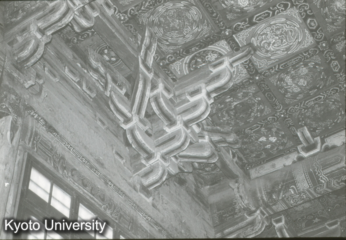 74_上華厳寺大雄宝殿 内部（正面） 補間・斜栱 (1)