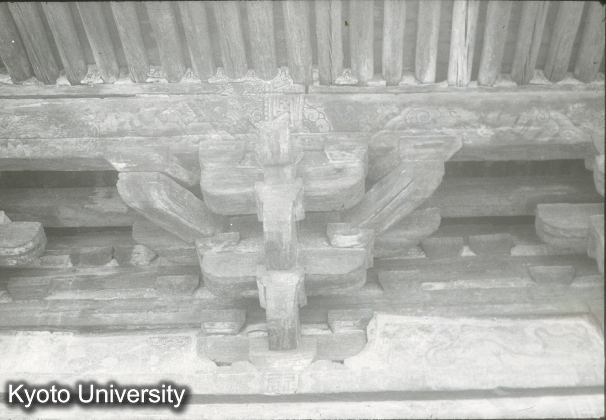 80_上華厳寺大雄宝殿 補間・斜栱正面 (1)