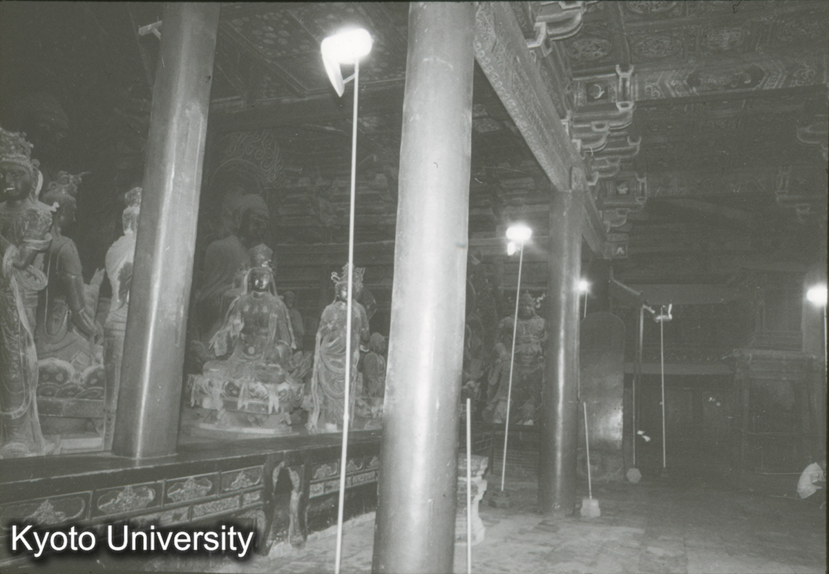 88_下華厳寺薄伽教蔵 内部全景 (1)