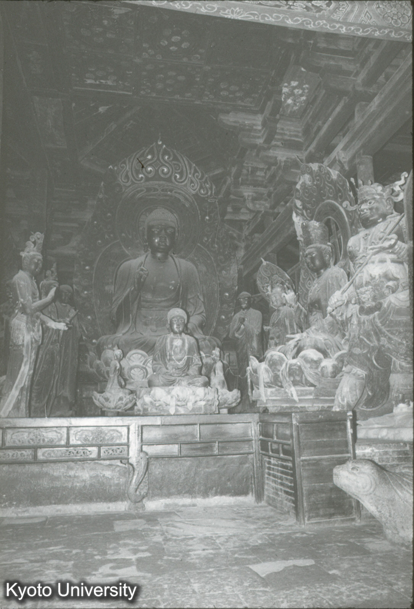 89_下華厳寺薄伽教蔵 本尊正面 (1)