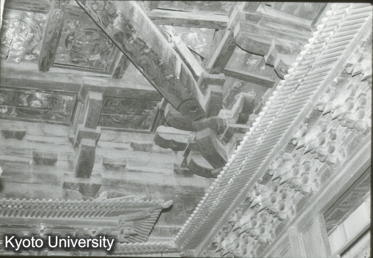 105_下華厳寺薄伽教蔵 内部 隅斗栱 (1)
