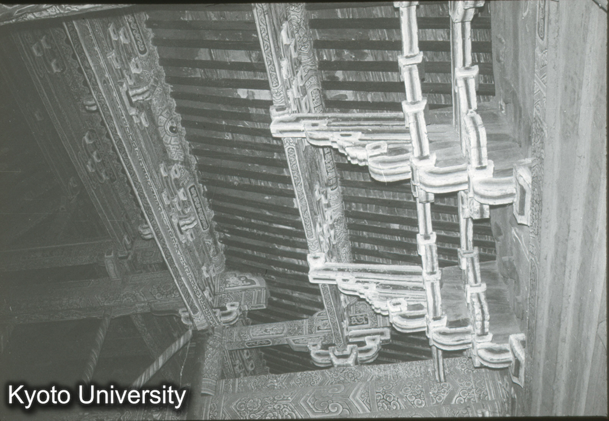 125_善化寺三聖殿 内部後面 補間鋪作 (1)