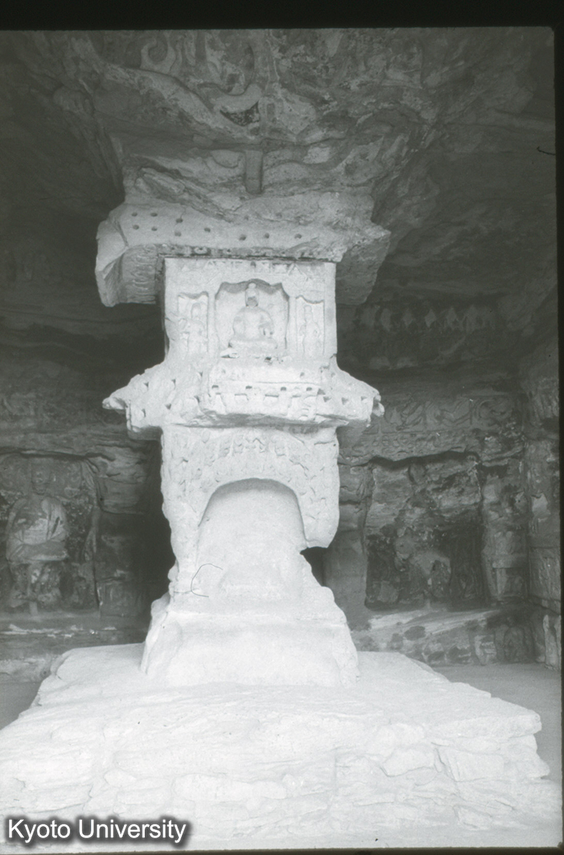 146_雲岡1窟 柱塔全景 (1)