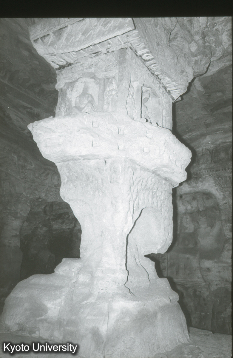 147_雲岡1窟 柱塔残欠細部 (1)