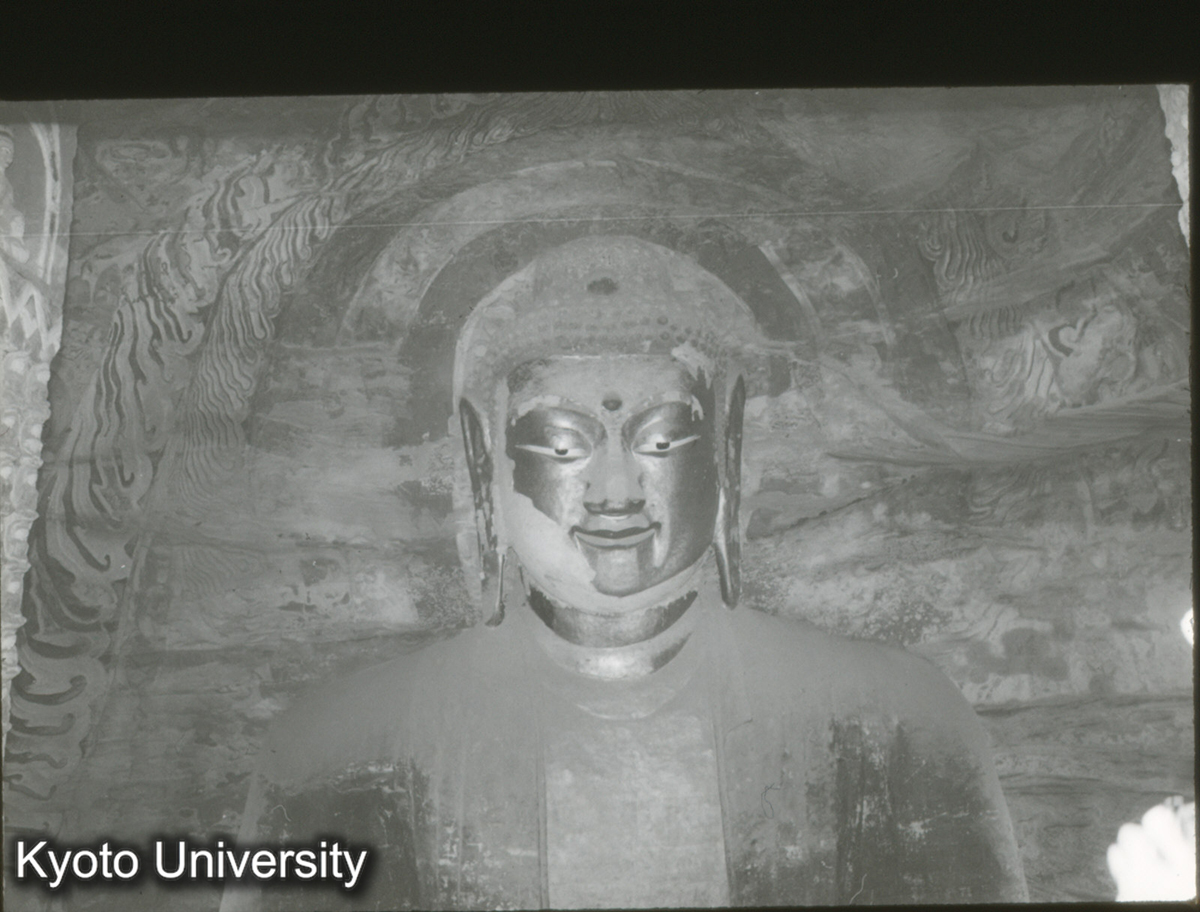 157_雲岡5窟 仏頭 (1)