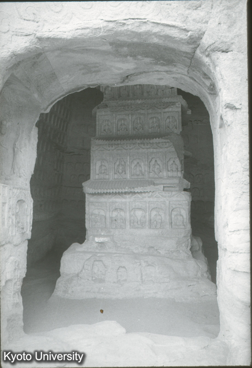 186_雲岡50窟 正面 (1)