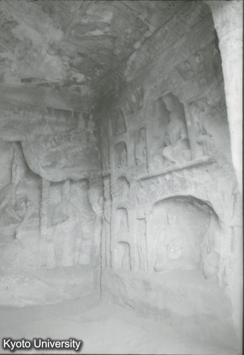 196_雲岡 内部 (1)