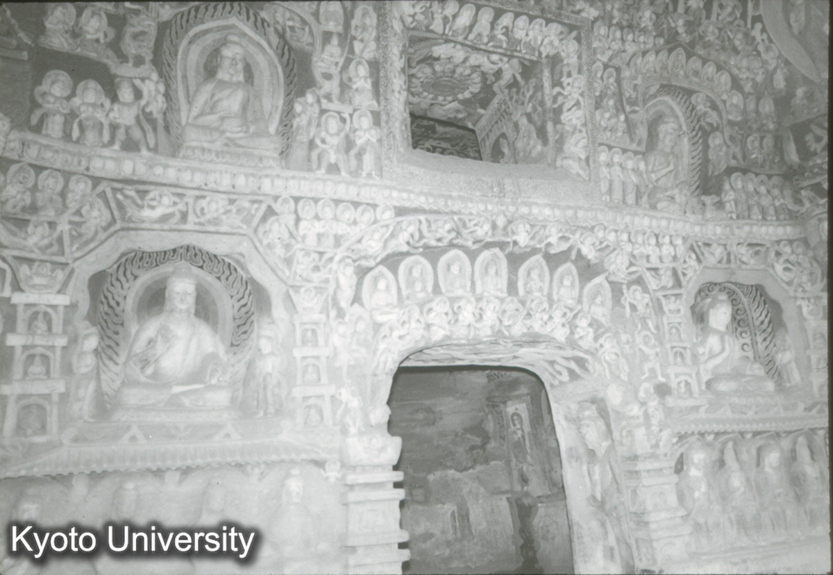 208_雲岡12窟 内外陣境正面 (1)