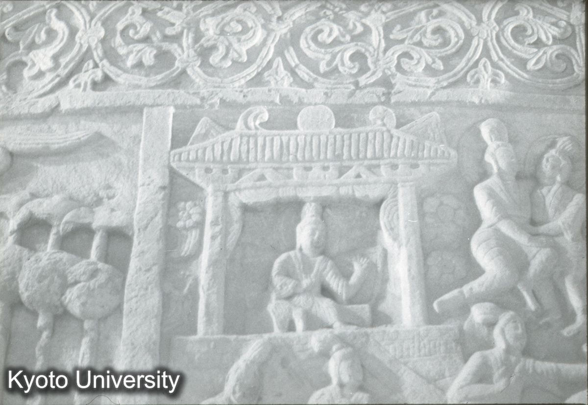 216_雲岡6窟 東壁南半 廡殿建物図 鴟尾・大棟（南より4） (1)