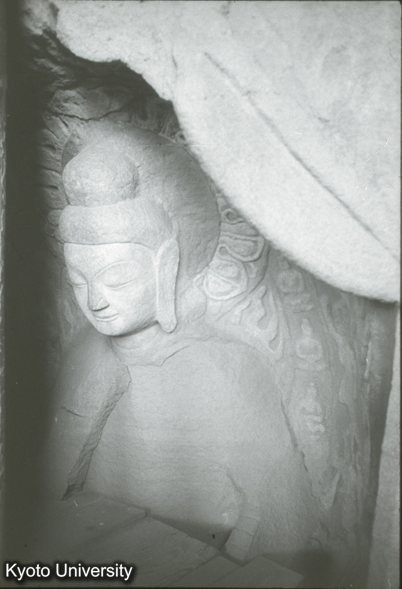 225_雲岡5窟 上層東脇小龕 仏 (1)