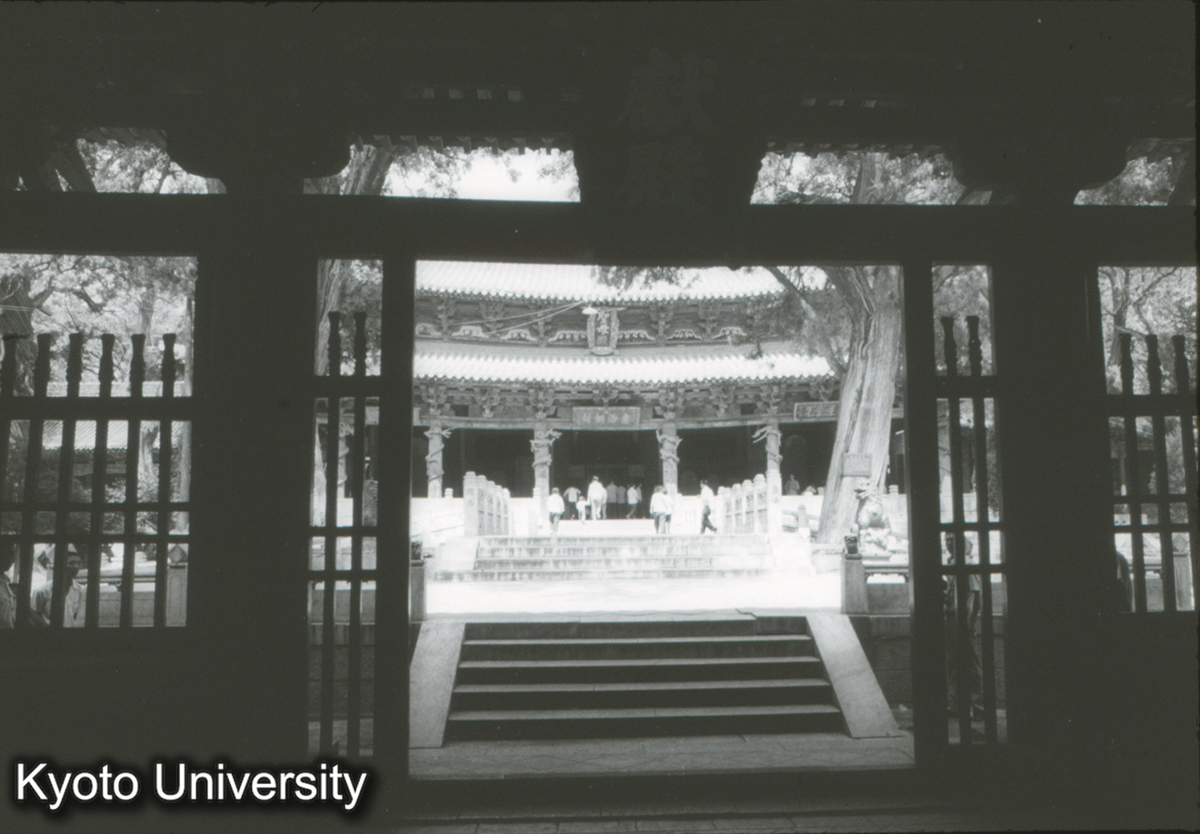 283_晋祠聖母廟 飛梁 （献殿よりのぞむ） 正面 (1)