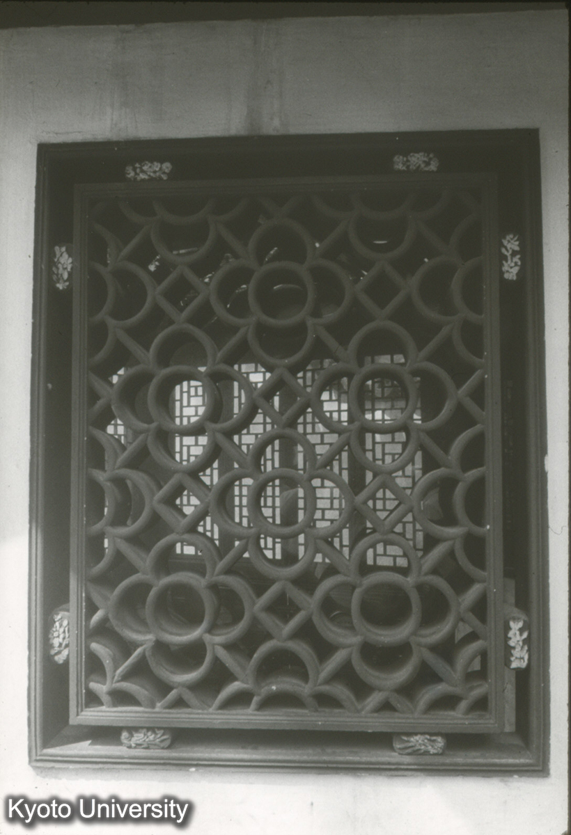 302_上海予園 漏明窓 (1)