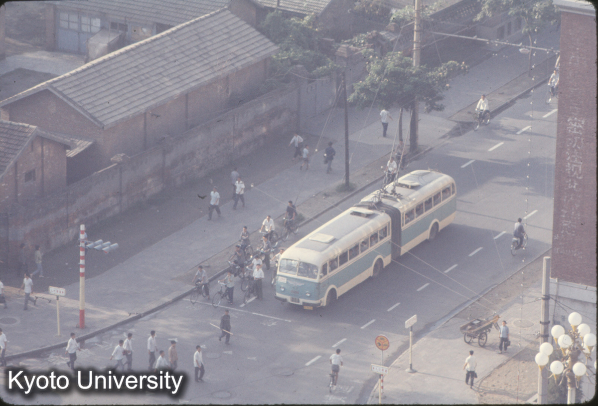 10_東長安街 早朝出勤時 (1)