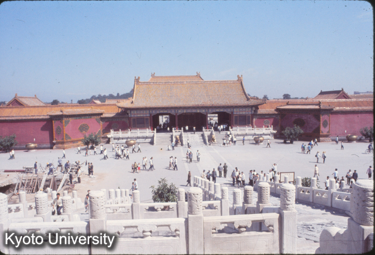 62_故宮 保和殿 背面より乾清宮をのぞむ_77 (1)