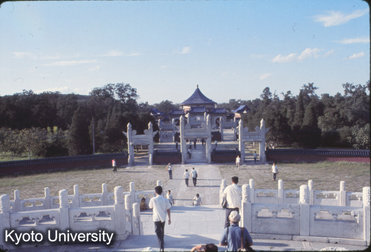 137_天壇 圜丘より皇穹宇をのぞむ_77 (1)