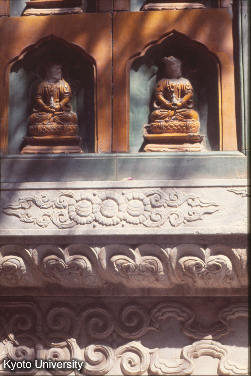 194_頤和園 万寿山智慧海殿 仏龕_1977（二次） (1)