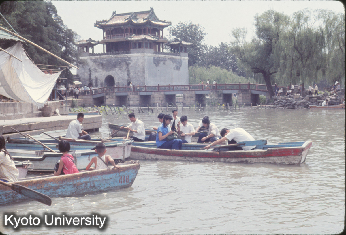 247_昆明湖 遊覧客 (1)