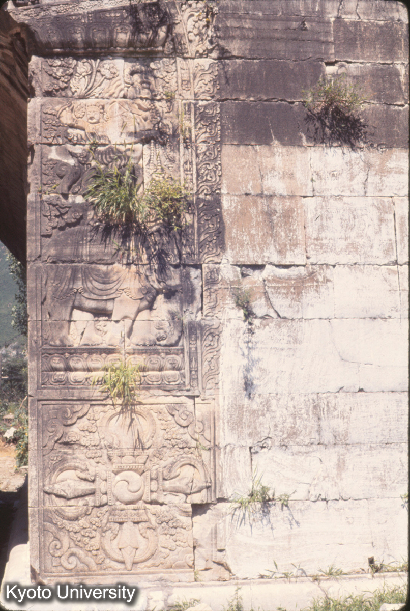 346_居庸関 門柱彫飾 (1)