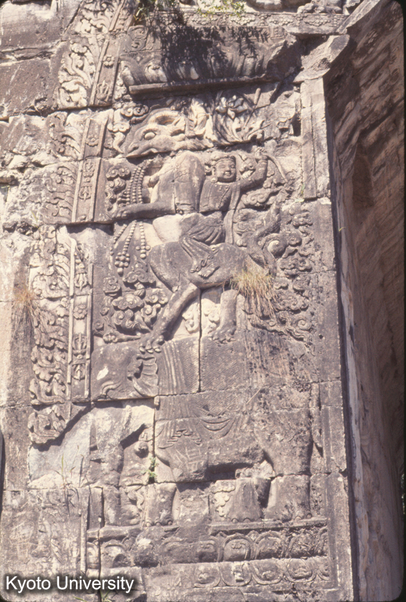 347_居庸関 門柱彫飾 (1)