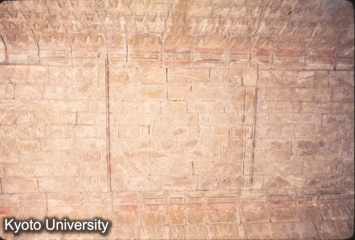 348_居庸関 門洞頂面彫飾 (1)