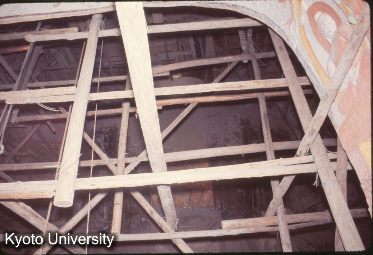 408_雲岡第五窟 内部修理中 (1)