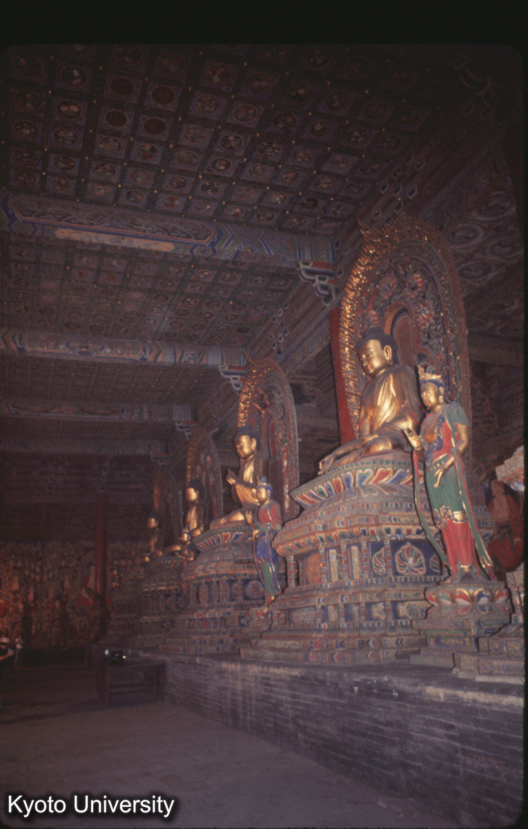 433_上華厳寺大雄宝殿 内部 (1)