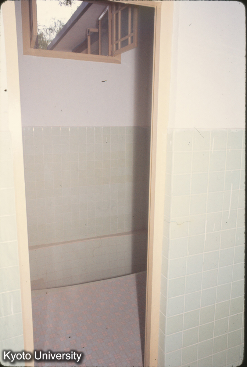 786_華清池 新建的接待処 浴室 (1)