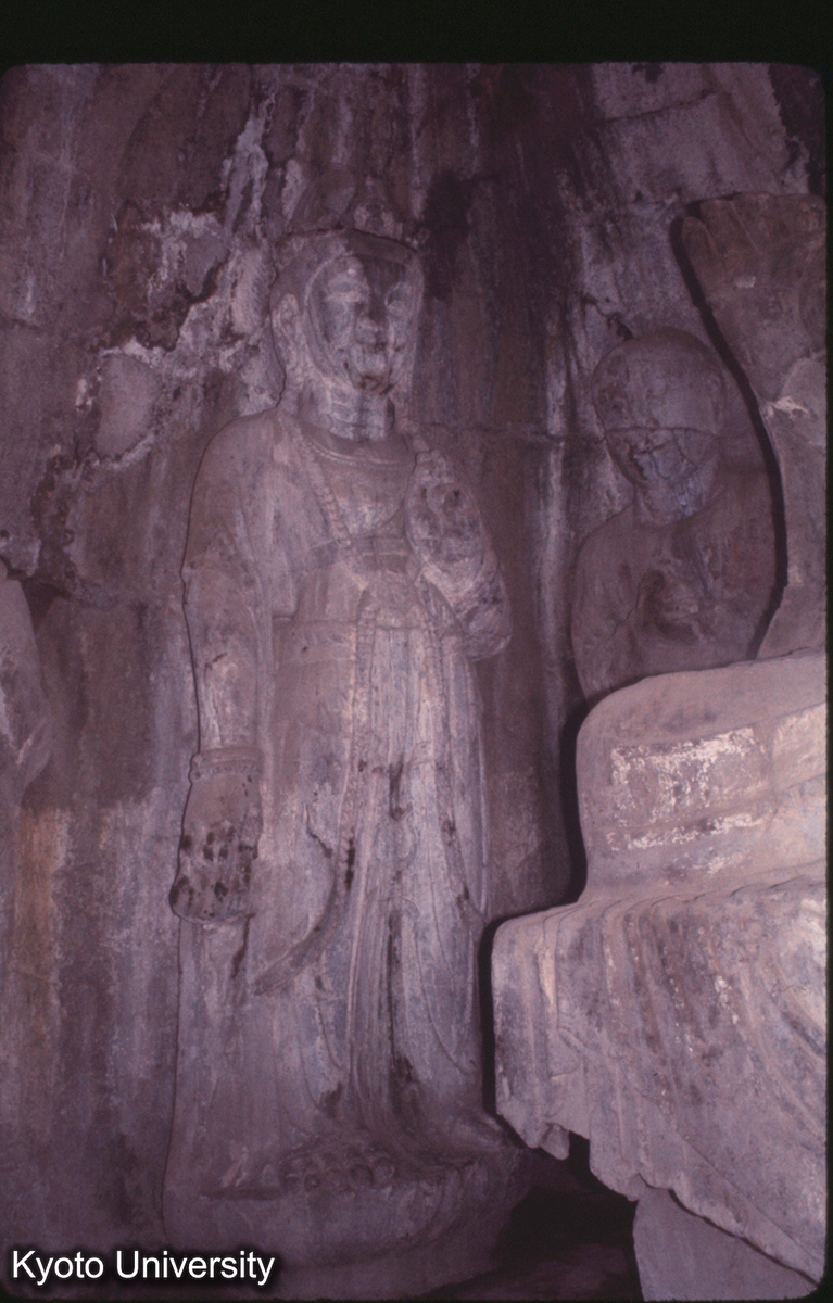 842_龍門 潜渓寺 南側弟子・菩薩 (1)